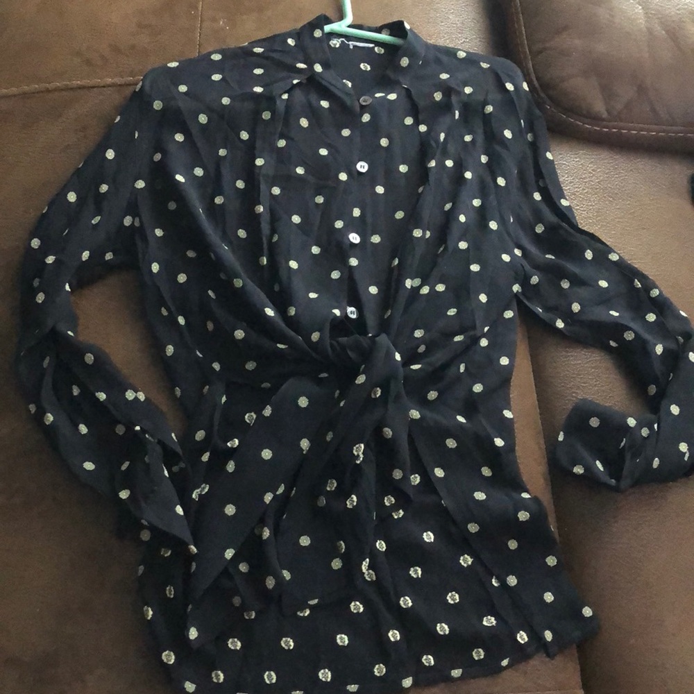 Chic and fab tie front shirt